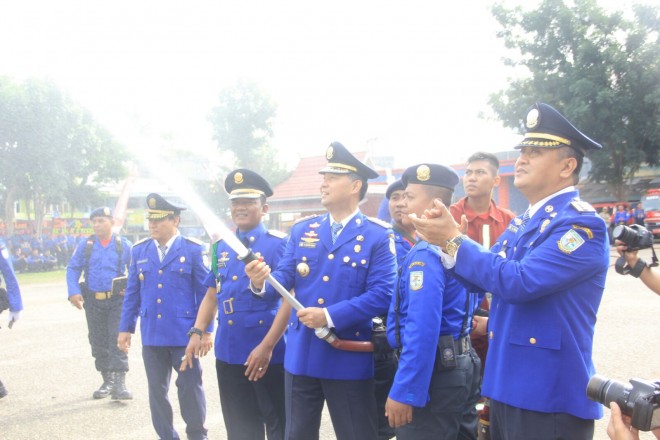 Walikota ikut simulasi pemadam kebakaran